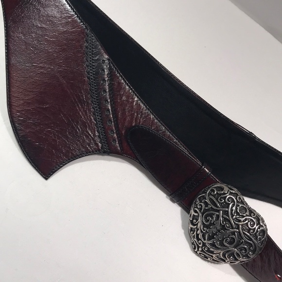 Beautiful Leather belt with heart buckle - Picture 3 of 12